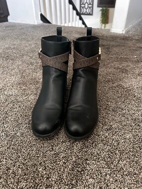 Michael Kors Black Leather Ankle Booties Size 8